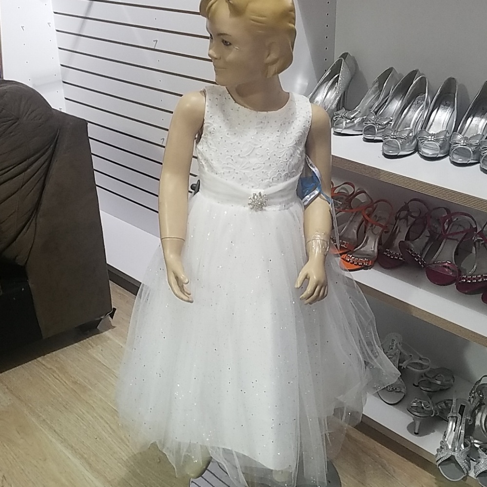 Little girl white dress